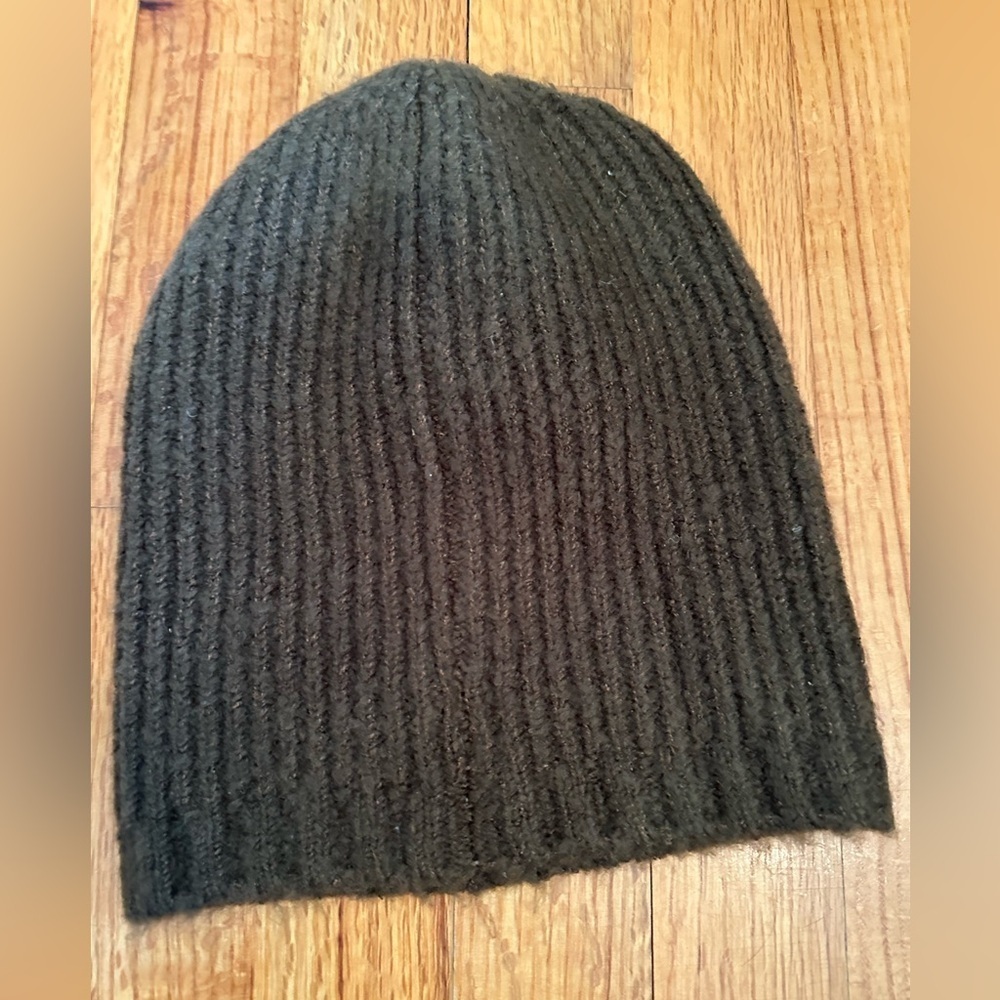 Anthropologie BEANIE SLEEPING ON SNOW NWT (n)